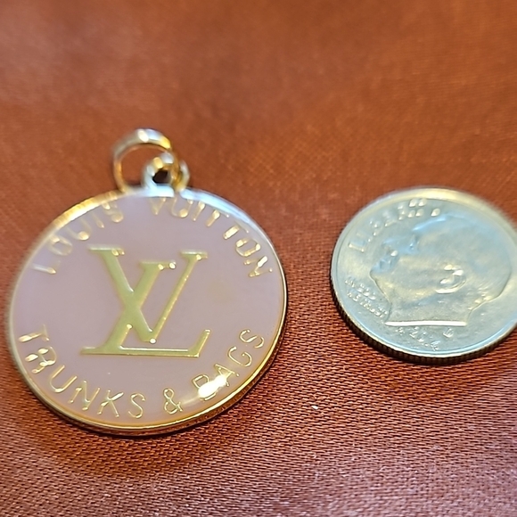 Louis Vuitton zipper pull - Picture 5 of 7